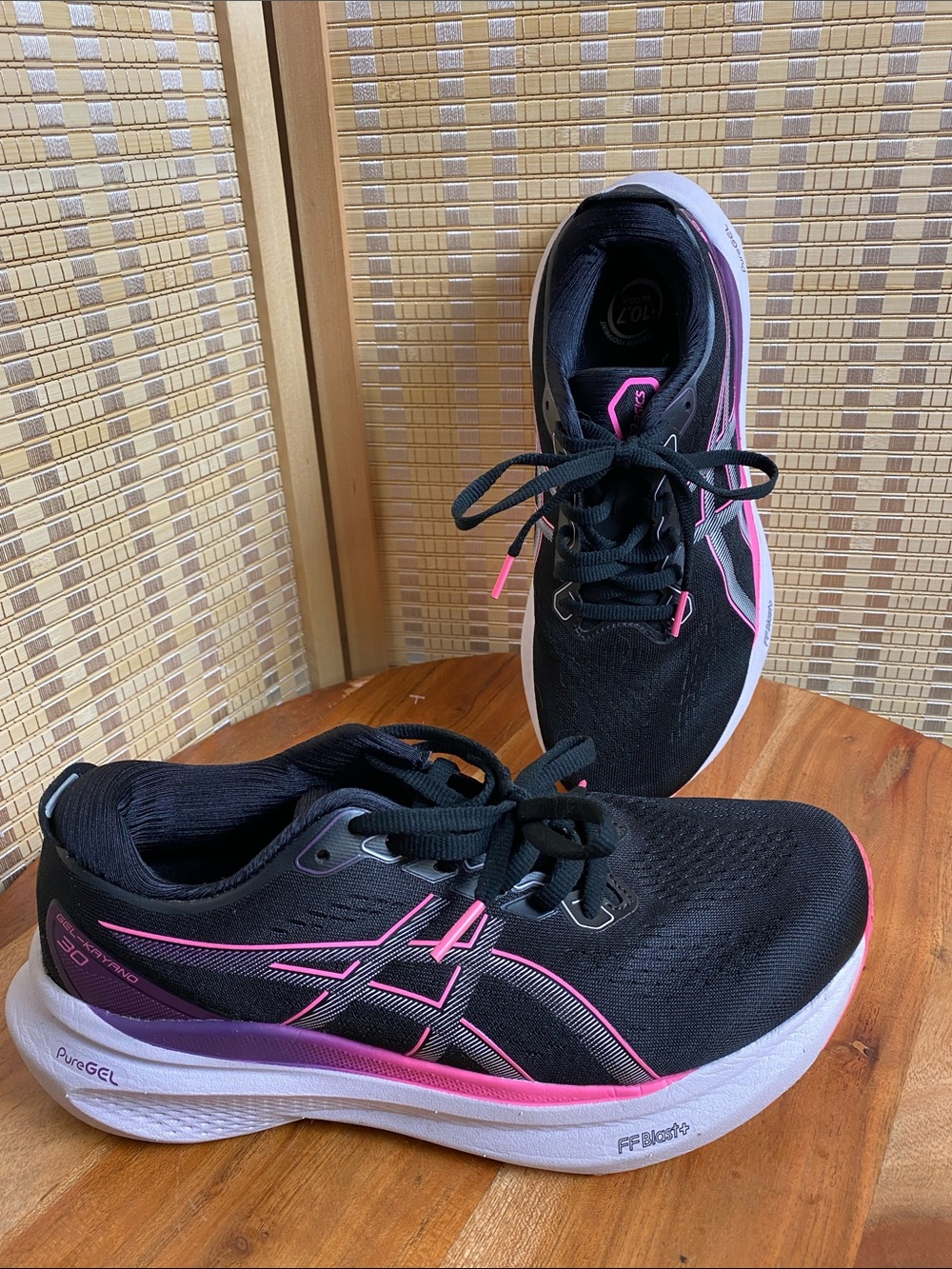 Asics Gel Kayano Woman’s 7.5 Wide Running Sneakers
